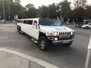 Mama(aus)zeit, Hammer Limousine